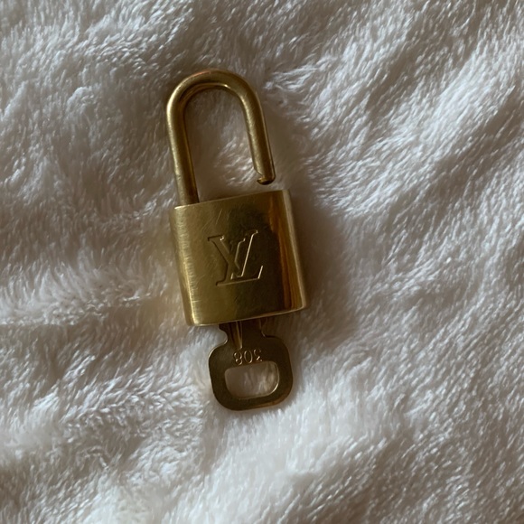 Authentic Louis Vuitton Lock and Key #308 - Picture 6 of 6